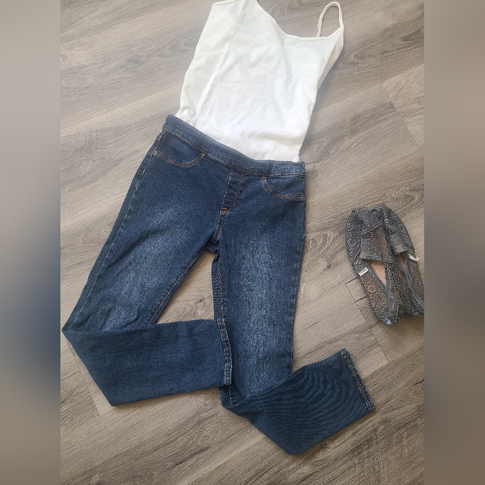 Girls like new jeans
